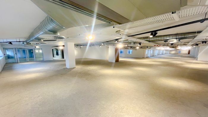 To Rent: 1110m² Office in Parktown North, customizable space near amenities.