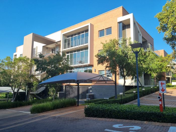 Bryanston Office To Rent: Fitted space, 24-hour access, on-site coffee shop.