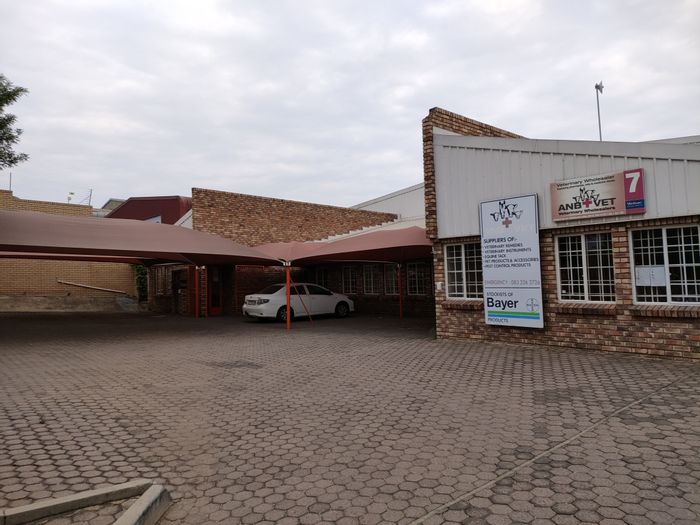 Kya Sands Industrial Property For Sale: Warehouse, offices, generator, easy access to highways.