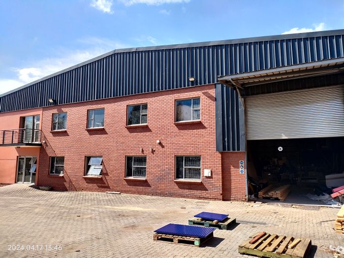 Industrial warehouse in Kya Sands To Rent with offices, high roller doors, and security.