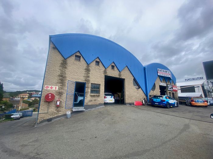 Industrial property in Barbeque Downs to rent, ideal for automotive businesses.