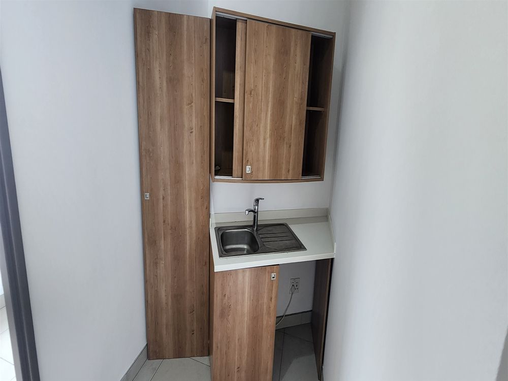 24 Central-Sandown-Sandton 2ndfl 243.38m² Kitchen