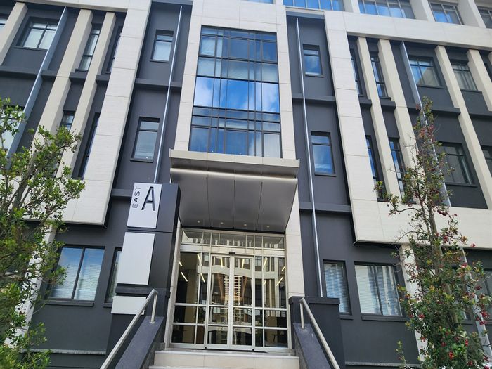 To Rent: Office in Sandown with prime location, amenities, and accessibility features.