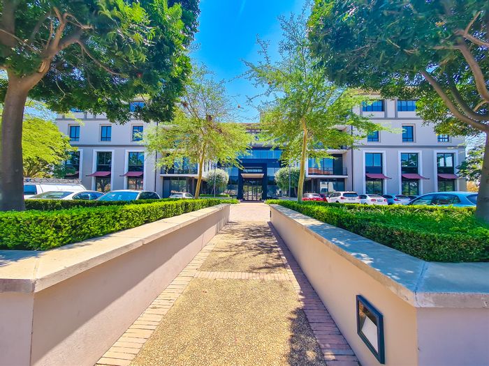 Fourways Office To Rent: Fitted space with balconies, security, and parking options.
