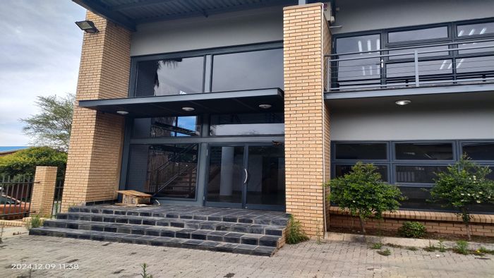 Industrial property in Hoogland to rent with spacious layout and convenient access.