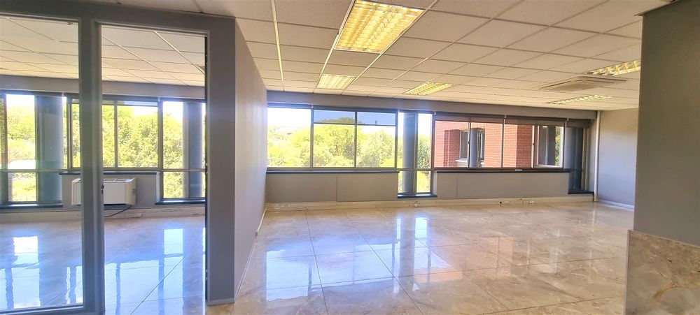 The Woodlands-Woodmead-Building 14 (11)