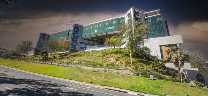 Office To Rent in Sandhurst: Flexible suites, natural light, onsite amenities, prime location.