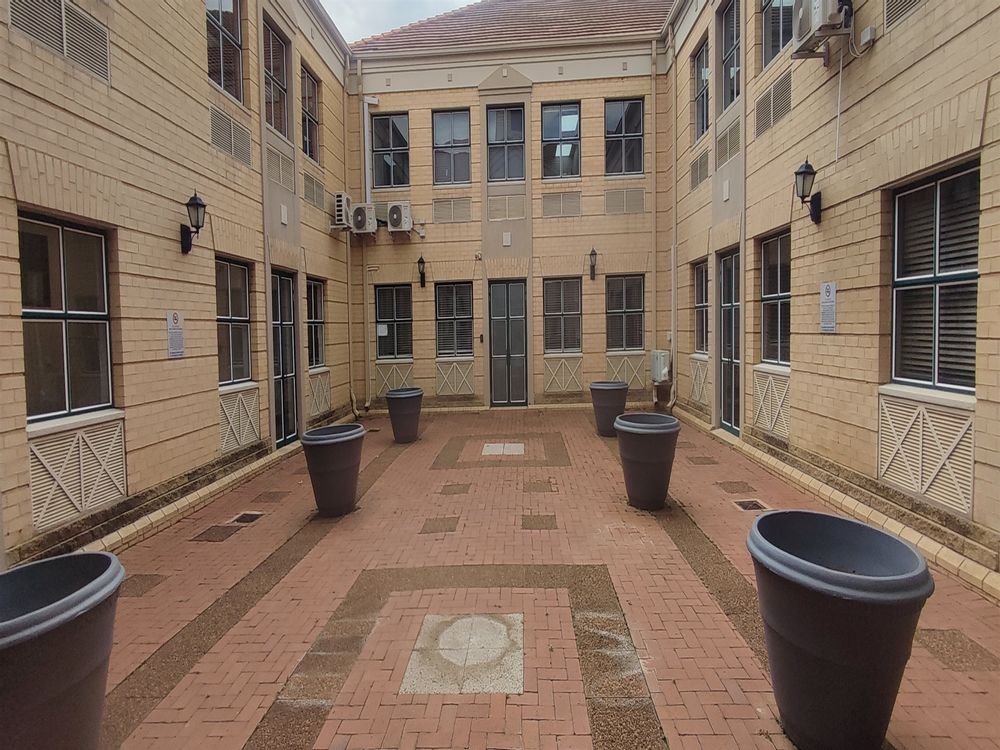 Dunkeld Park-Dunkeld-Johanneburg-Block D Courtyard