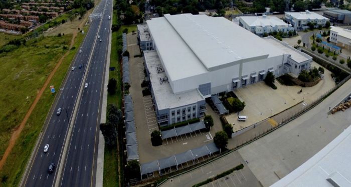 Industrial space to rent in Linbro Park with offices, warehouse, and loading bays.