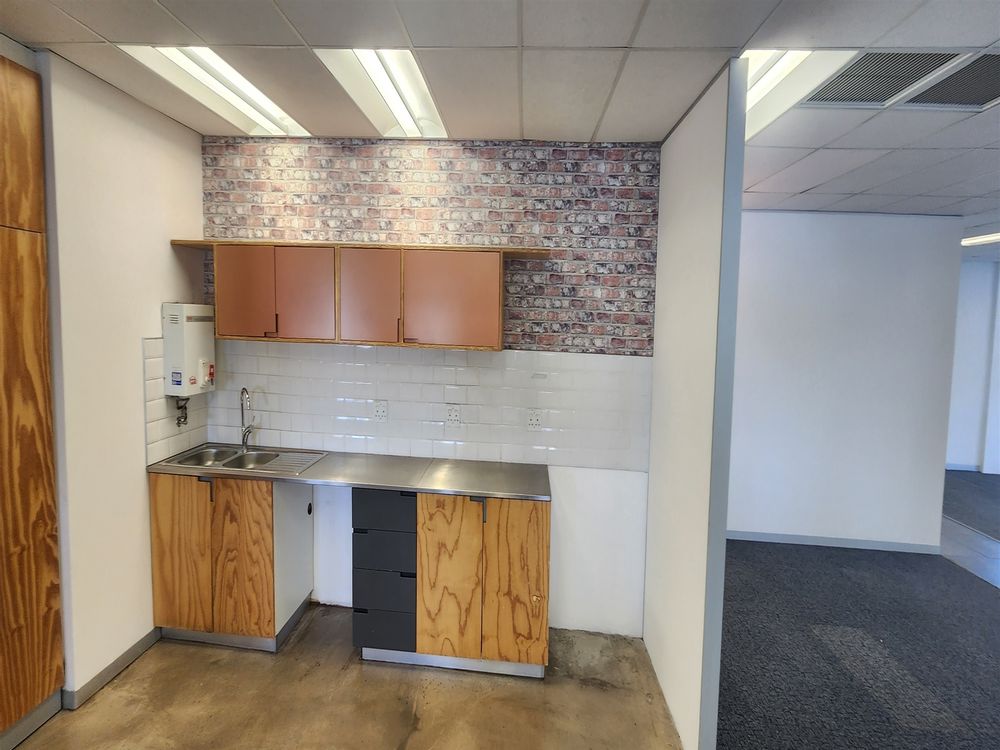 Sandhurst Office Park - Sandton - Block C 1st Fl 1396m² Kitchen