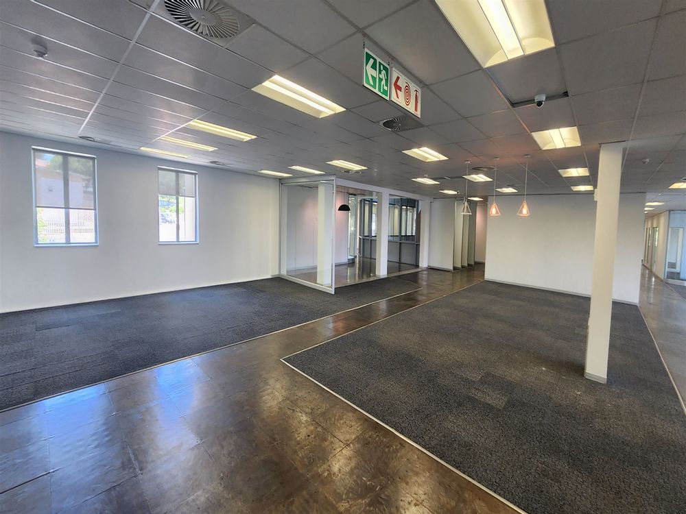 Sandhurst Office Park - Sandton - Block C 1st Fl 1396m² (5)