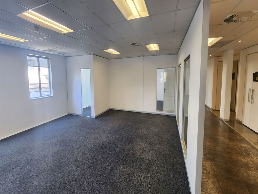 Sandhurst Office Park - Sandton - Block C 1st Fl 1396m² (3)