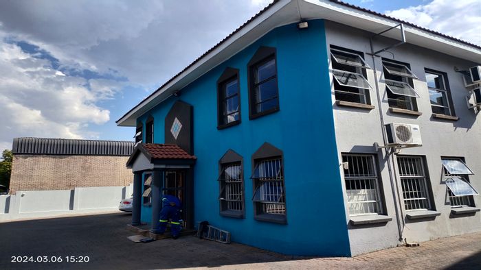 Kya Sands Industrial Property For Sale: Warehouse, offices, secure access, ample power.