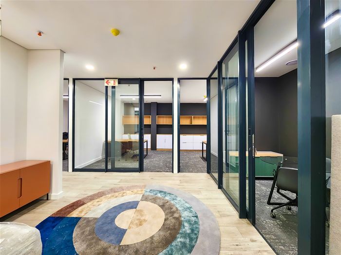 Fourways Office To Rent: Fully furnished, boardroom, kitchen, parking, security features.