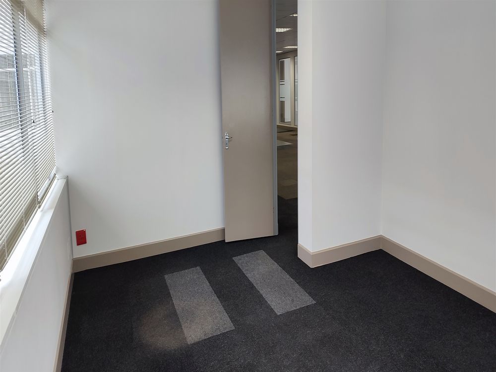 33 Fricker Road-Illovo-Gr Floor 937.61m² (7)
