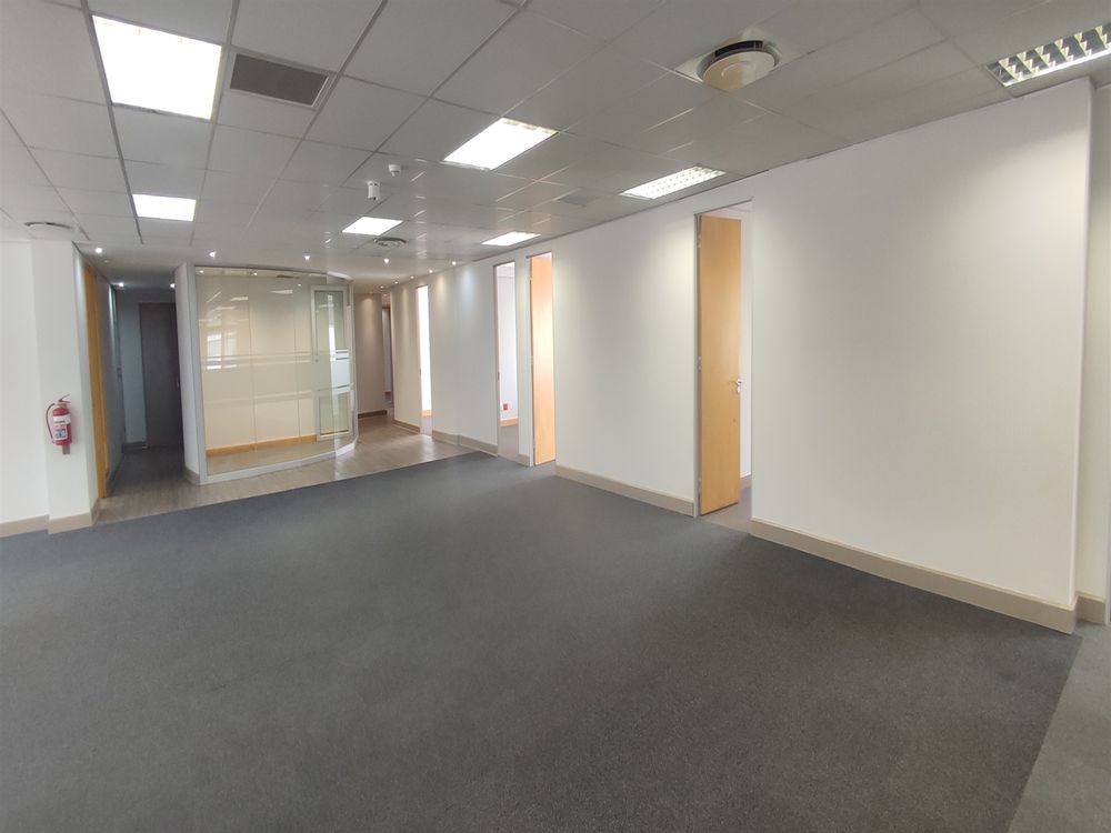 33 Fricker Road-Illovo-Gr Floor 937.61m² (4)
