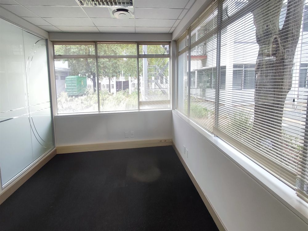 33 Fricker Road-Illovo-Gr Floor 937.61m² (11)