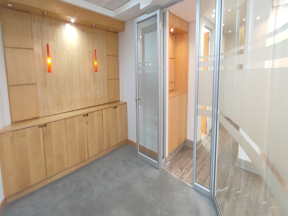 33 Fricker Road-Illovo-Gr Floor 937.61m² (2)