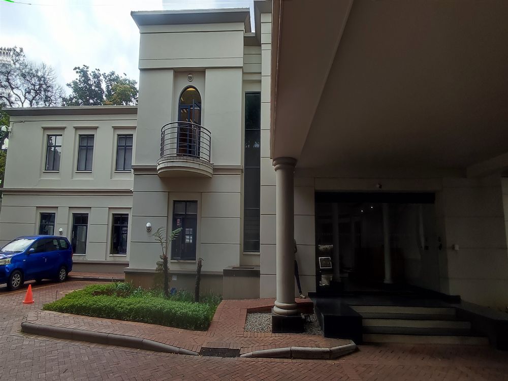 8 Rivonia Road-Illovo-Johanneburg Block B Entrance