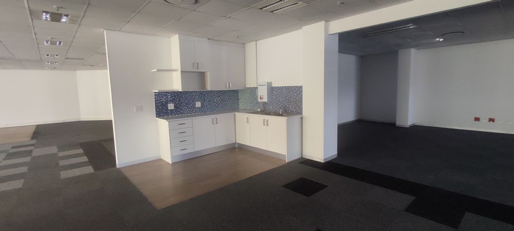 1Sixty Jan Smuts Avenue-Rosebank-2nf Fl 712,14m² Kitchen 1