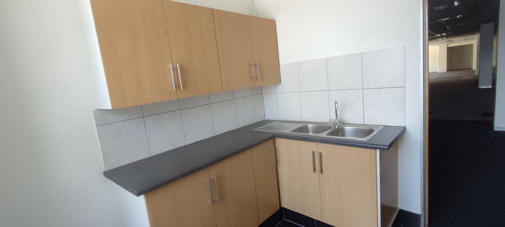 1Sixty Jan Smuts Avenue-Rosebank-2nf Fl 712,14m² Kitchen 2