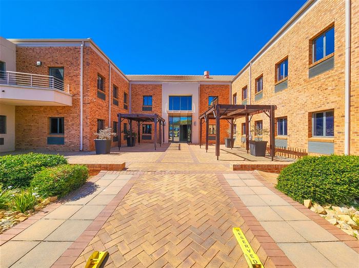 To Rent: Office in Constantia Kloof with boardroom, canteen, and backup utilities.