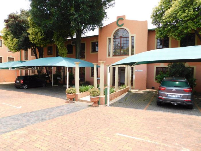 Commercial suite in Randburg Central to rent, featuring exclusive kitchen and security.