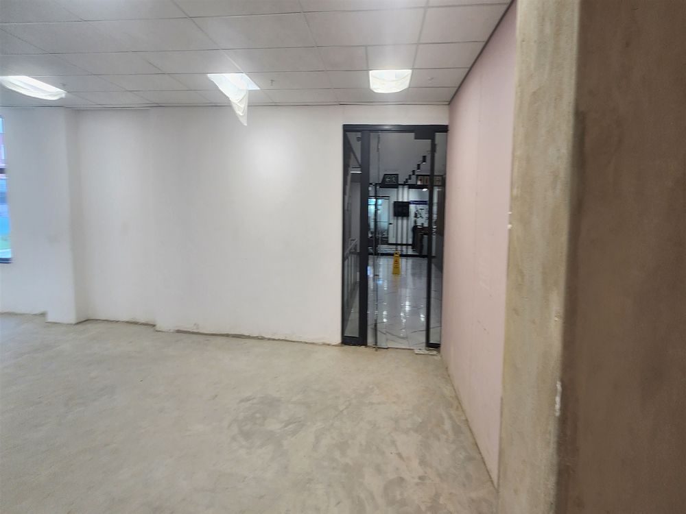 Sandton Gate-Sandton-2nd Fl 329m² (2)