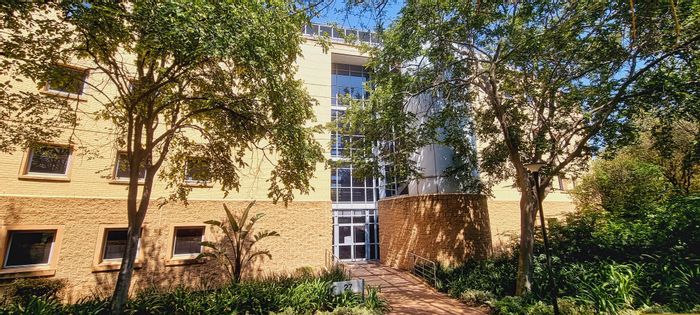 Office To Rent in Woodmead with fitout, high-speed fibre, and lifestyle amenities.