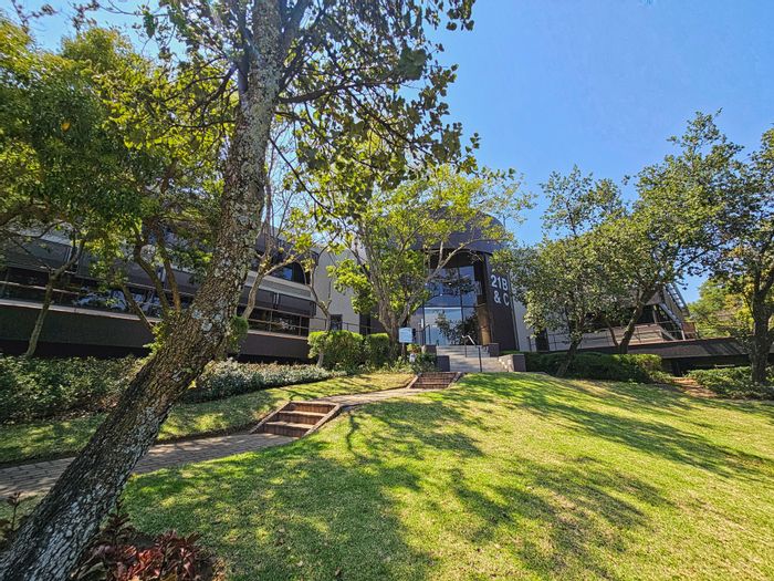 Woodmead Office To Rent: Fitout, natural light, private kitchen, game park access.