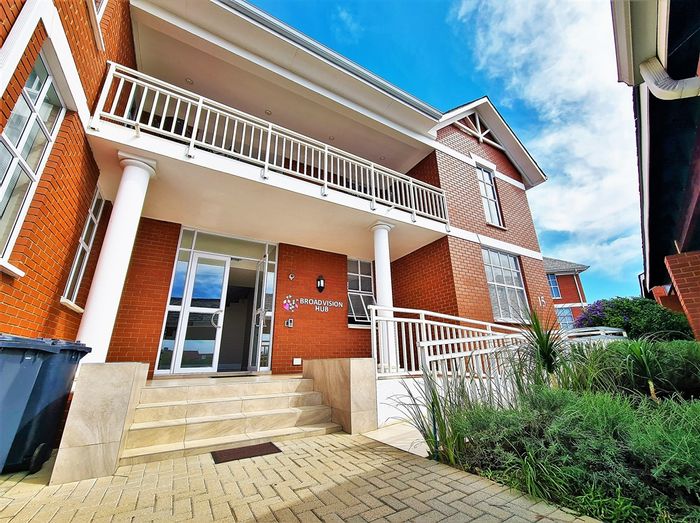 Fourways Office To Rent: Ground floor, boardroom, kitchen, secure parking, fibre-ready.