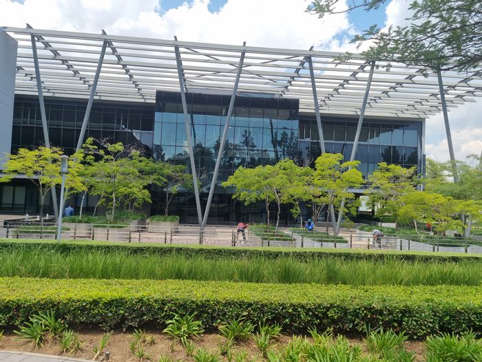 White-boxed office space to rent in Woodmead North Office Park with essential amenities.