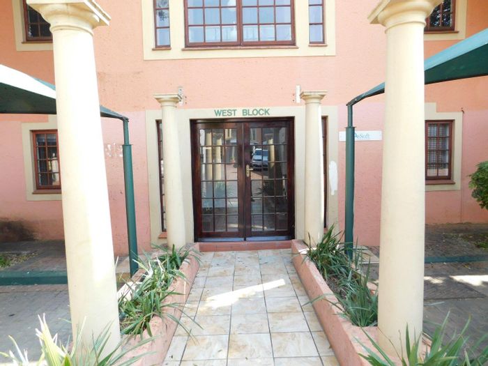 Kensington B Commercial Office For Sale: 175m², private kitchen, 24/7 security.