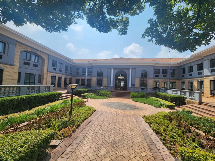 Office to Rent in Sandown: Flexible lease incentives, ample parking, and backup utilities.