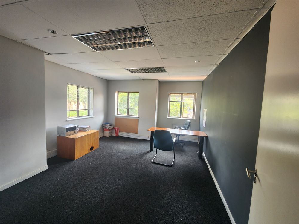 Grayston Ridge Office Park - Sandton - C 1st Fl 604m² (8)