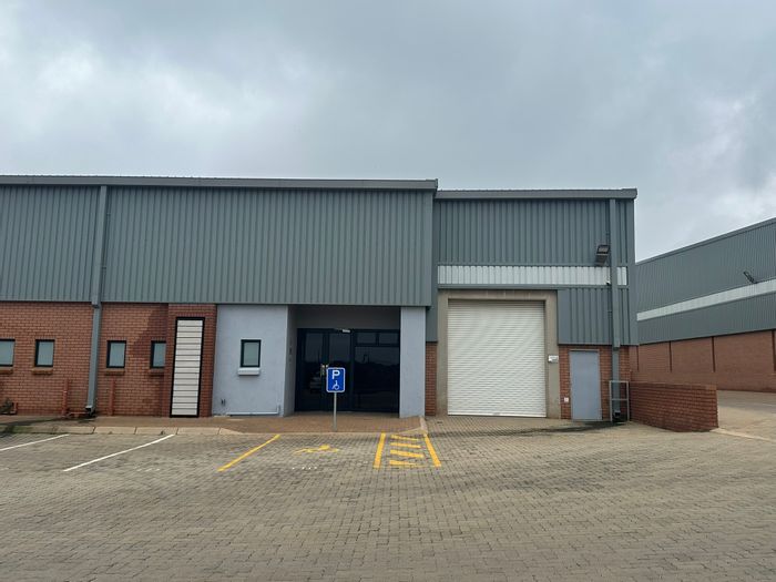 Industrial property in Glen Marais to rent with 24/7 security and ample yard space.