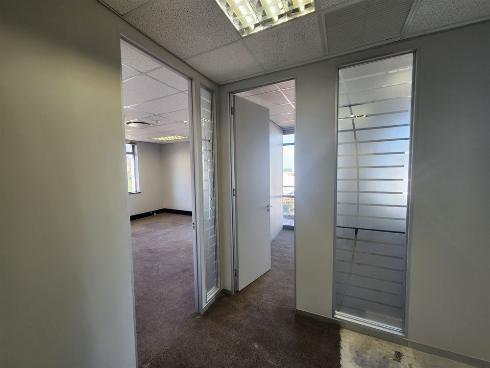 82 Grayston Drive - Sandton - 3rd fl 898.1m² (5)