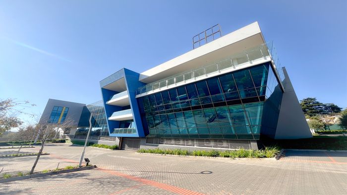 Waverley Office To Rent: A-Grade space with backup power, balconies, and ample parking.