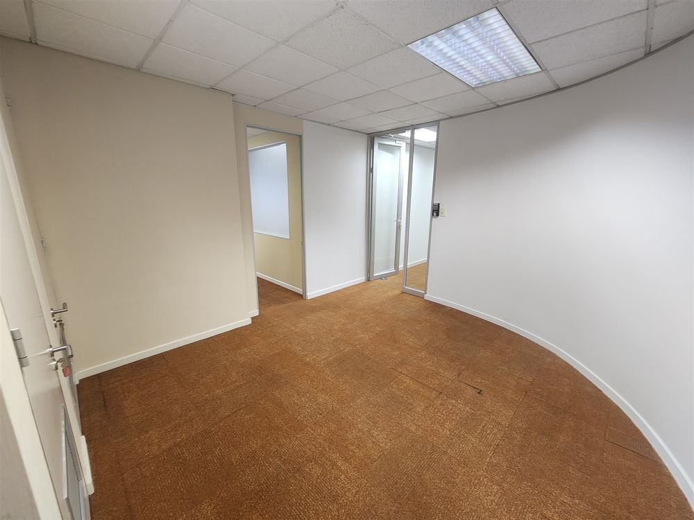 Strathavon 11 - Sandton - Bldg2 - 1stfl 274.81m² (1)