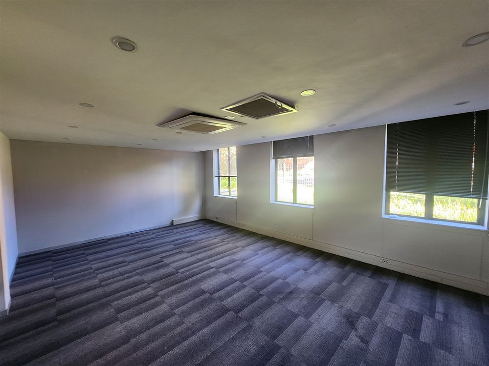 Grayston Office Park - Sandton - Bldg 5 Gr Fl 556.09m² (4)