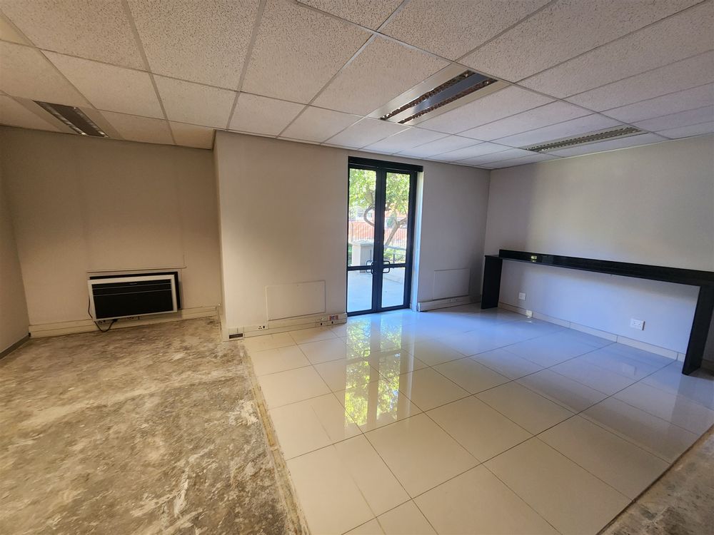Grayston Office Park - Sandton - Bldg 5 Gr Fl 556.09m² (1)
