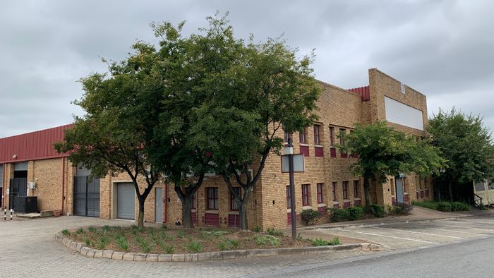 Industrial warehouse to rent in Paulshof with secure access and office space.
