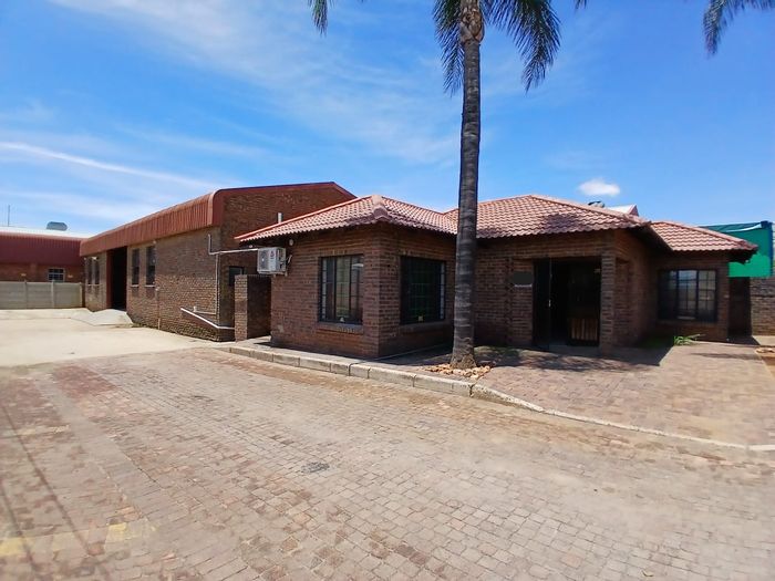 Rustenburg Industrial: To Rent - Industrial property with office, warehouse, and parking.