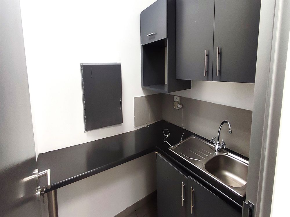 8 Sturdee Ave_2nd Fl_99m² offices_Rosebank_Johannesburg (2)