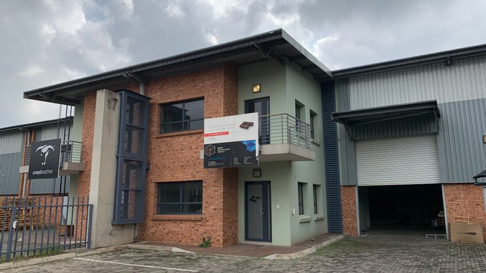 Industrial warehouse to rent in Linbro Park with office, mezzanine, and parking.