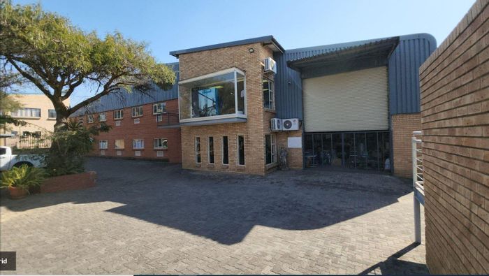 North Riding Industrial Unit To Rent: Office, warehouse, secure yard, easy highway access.