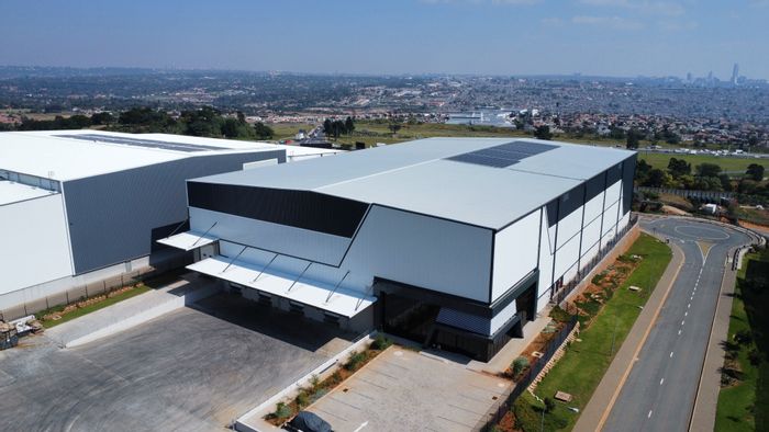 Industrial warehouse to rent in Linbro Park with ample power and security.