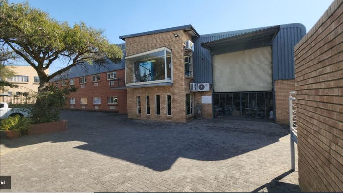 North Riding Industrial Space To Rent: Offices, warehouse, secure access, ample parking.