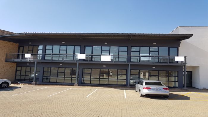 Industrial Warehouse To Rent in North Riding with secure access and ample yard space.