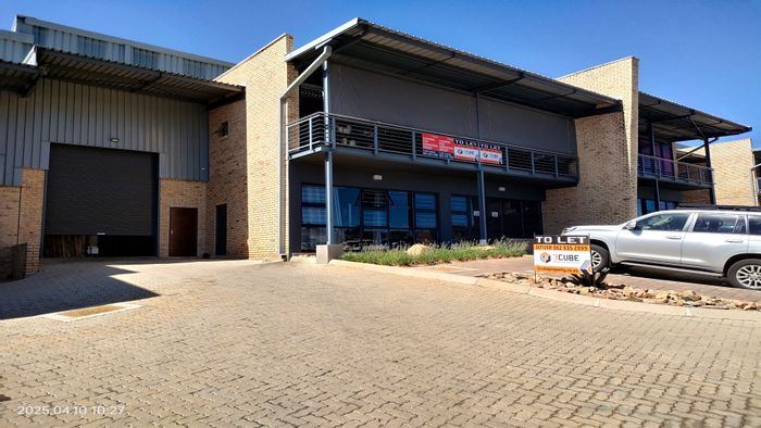 Industrial warehouse in North Riding, To Rent, with secure access and ample space.